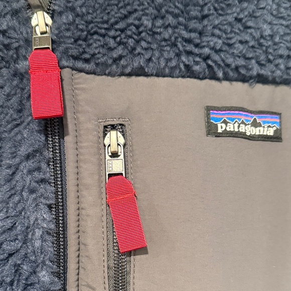 Patagonia Dark Blue Fleece with Red Zippers - Picture 4 of 4